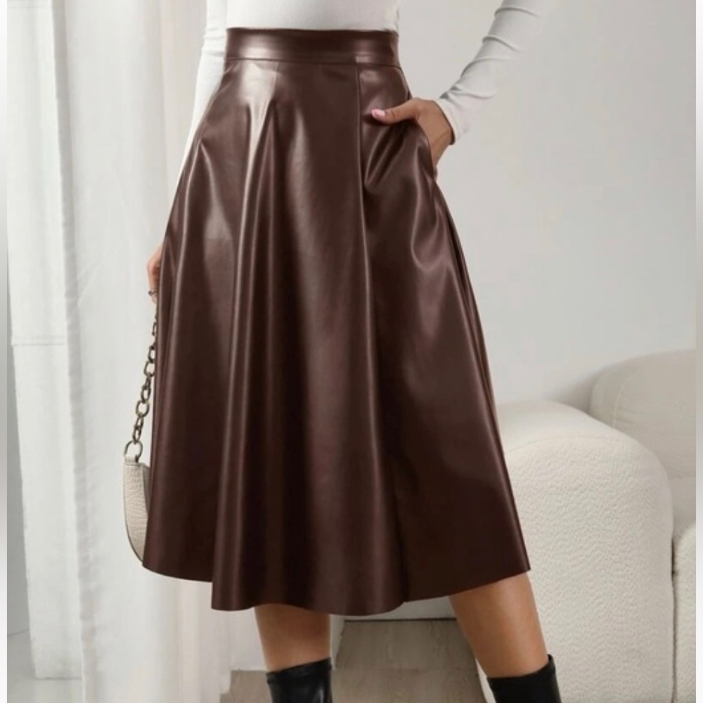 Luxe brown pocketed vegan leather mini skirt